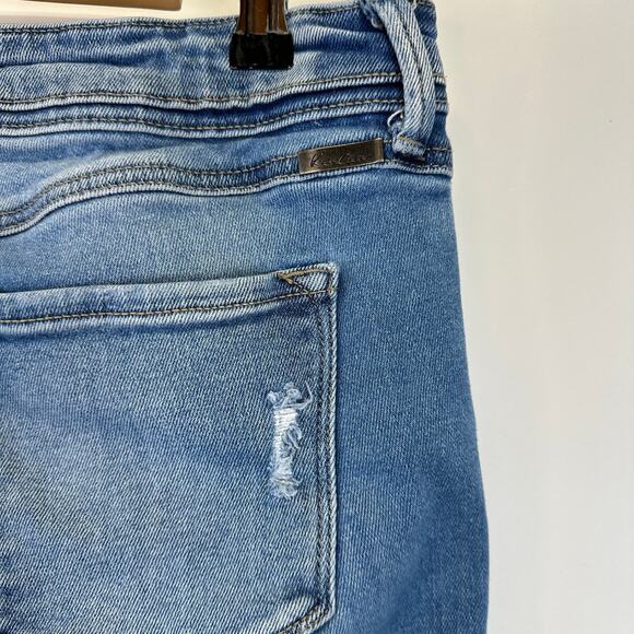 KanCan Estilo Medium Rise Distressed Knee Butterfly Button Jeans Womens 15/31 - Picture 11 of 16